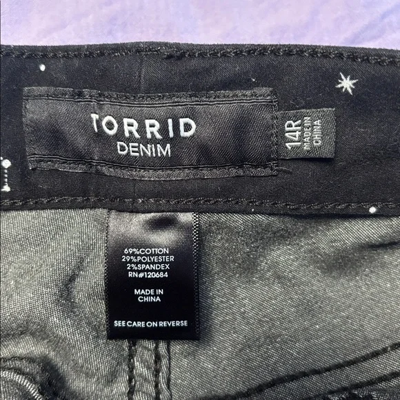 Vintage Torrid constellation black jeans in 14R 28” inseam. Washed and worn once - Picture 7 of 9